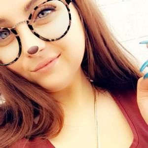 Meet your Posher, Alexia